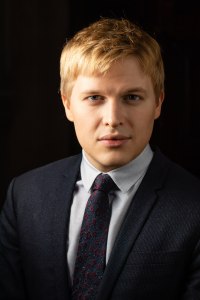 Author Ronan Farrow